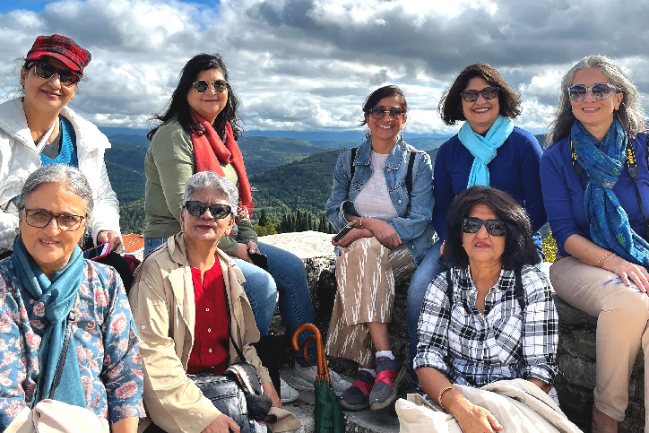 customized women group tours